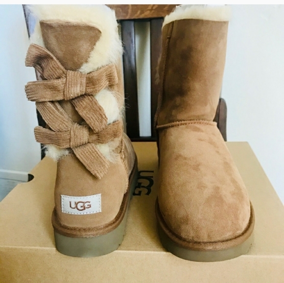 Looking to trade for these uggs!look thru my close - Picture 13 of 14